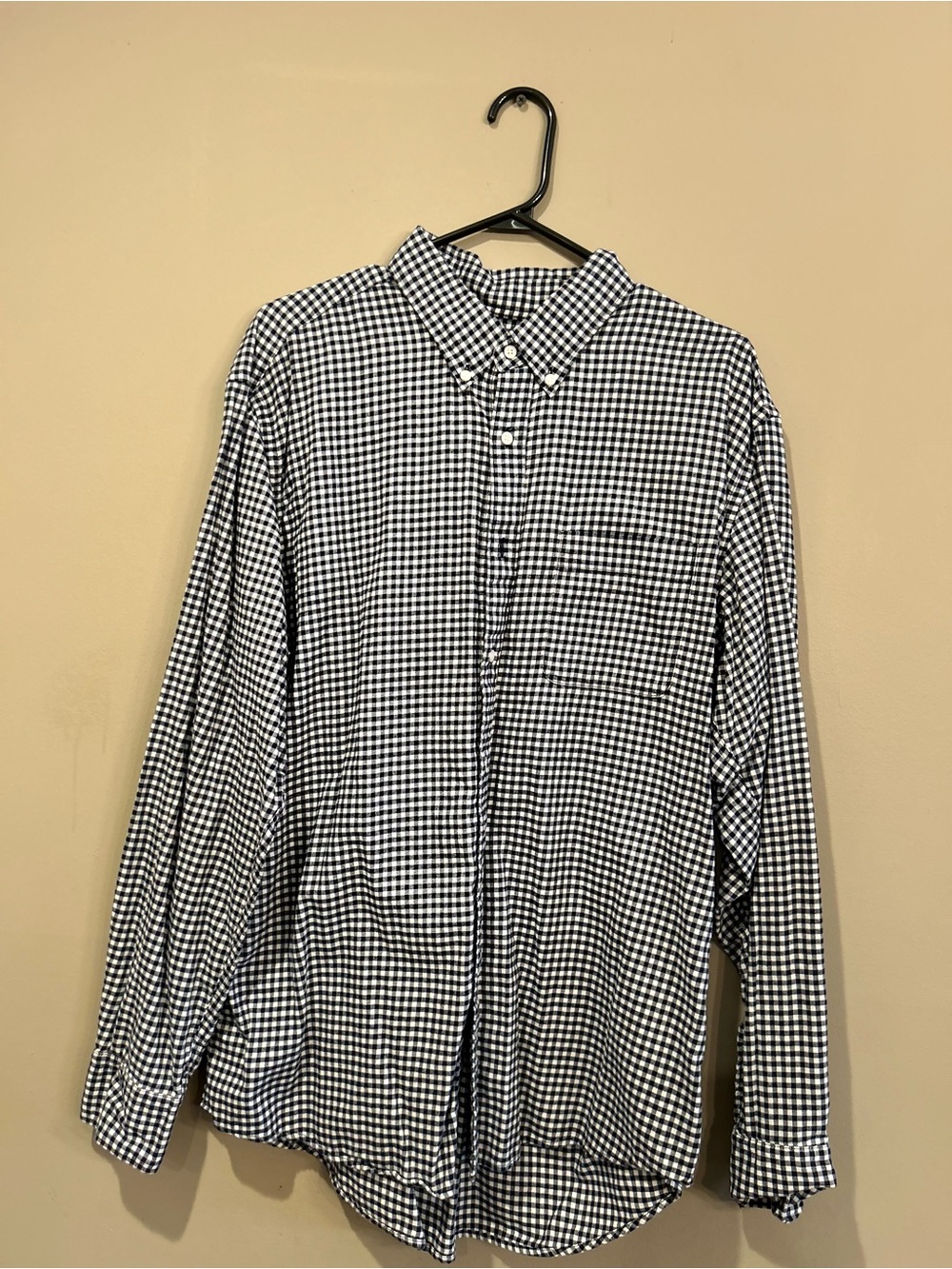 Uniqlo Black & White Gingham Button-Up Shirt - Men